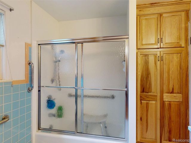 225 E Park Avenue, Flushing, MI 48433