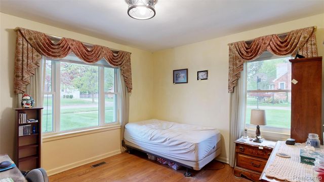225 E Park Avenue, Flushing, MI 48433