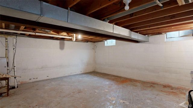 225 E Park Avenue, Flushing, MI 48433