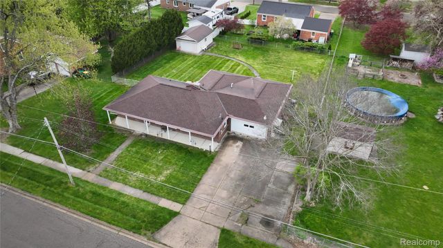 225 E Park Avenue, Flushing, MI 48433
