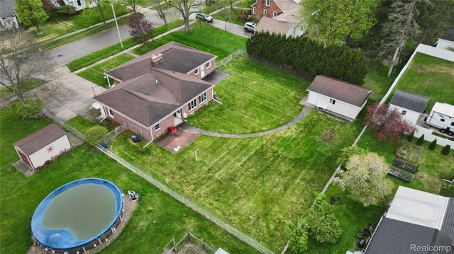 225 E Park Avenue, Flushing, MI 48433
