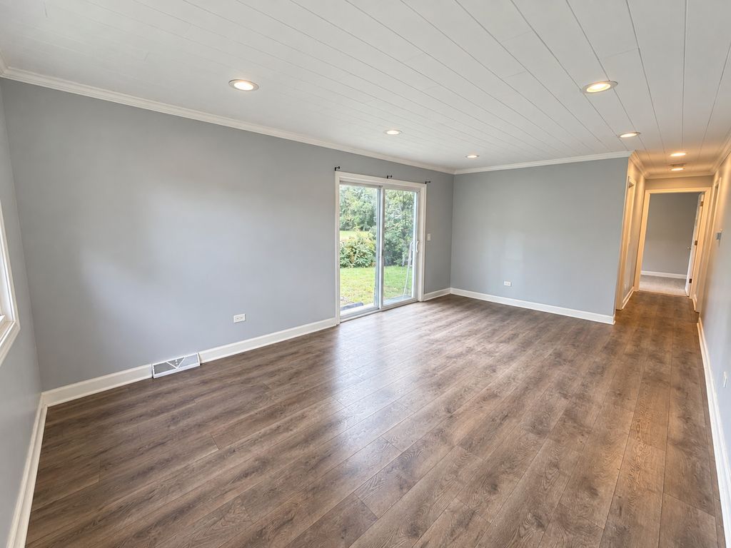 2039 Cherry Avenue, Hanover Park, IL 60133 — photo 3