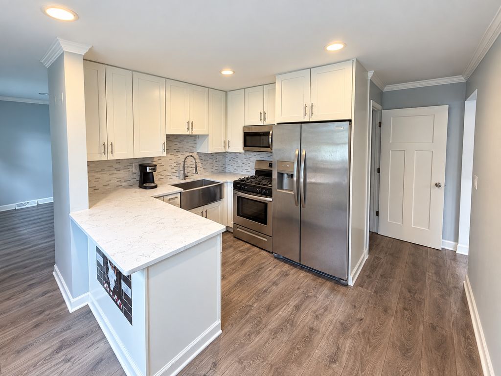 2039 Cherry Avenue, Hanover Park, IL 60133 — photo 5