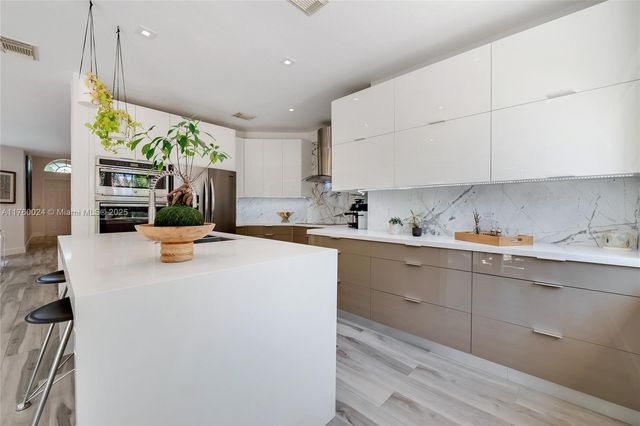 8527 NW 111th Ct, Doral, FL 33178