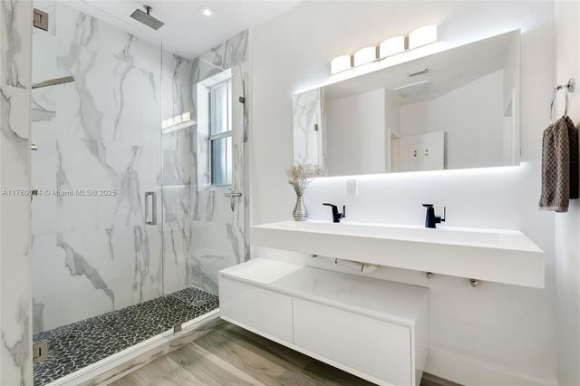 8527 NW 111th Ct, Doral, FL 33178