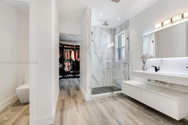 8527 NW 111th Ct, Doral, FL 33178