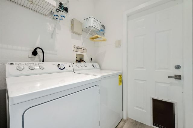 8527 NW 111th Ct, Doral, FL 33178