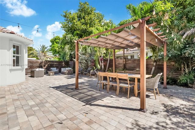 8527 NW 111th Ct, Doral, FL 33178