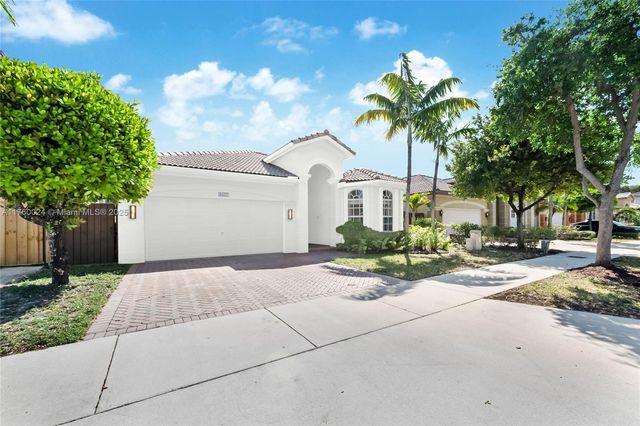 8527 NW 111th Ct, Doral, FL 33178