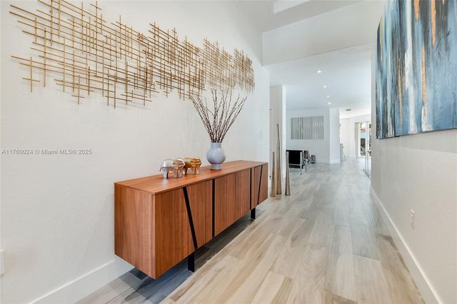 8527 NW 111th Ct, Doral, FL 33178