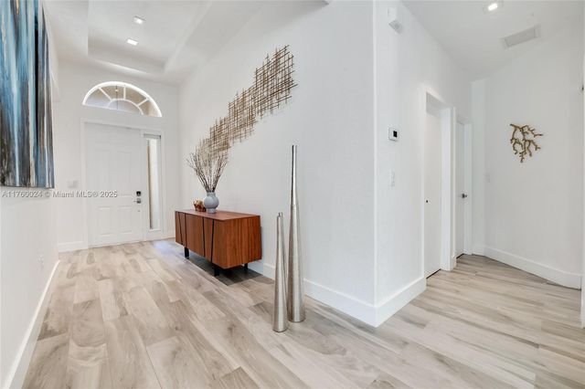 8527 NW 111th Ct, Doral, FL 33178