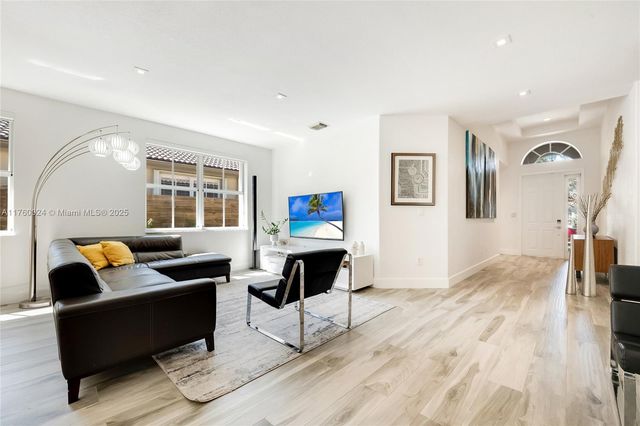 8527 NW 111th Ct, Doral, FL 33178