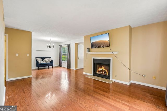 513 Glenleaf Drive, Peachtree Corners, GA 30092