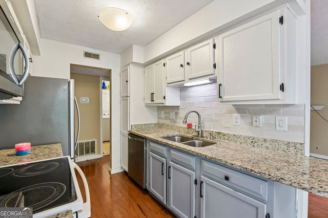 513 Glenleaf Drive, Peachtree Corners, GA 30092