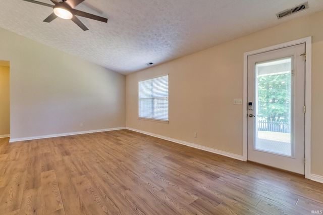 7955 Alanton Park, Newburgh, IN 47630