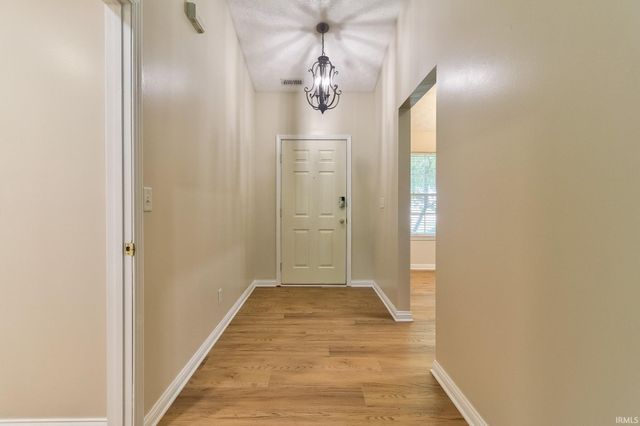 7955 Alanton Park, Newburgh, IN 47630