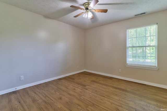7955 Alanton Park, Newburgh, IN 47630