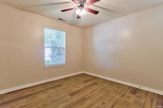 7955 Alanton Park, Newburgh, IN 47630