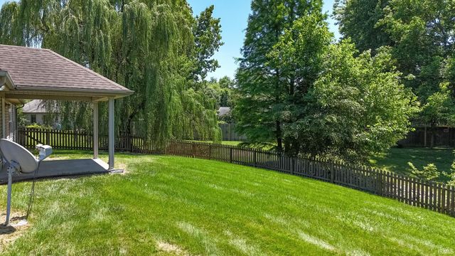 7955 Alanton Park, Newburgh, IN 47630