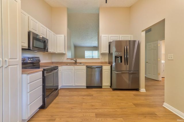 7955 Alanton Park, Newburgh, IN 47630