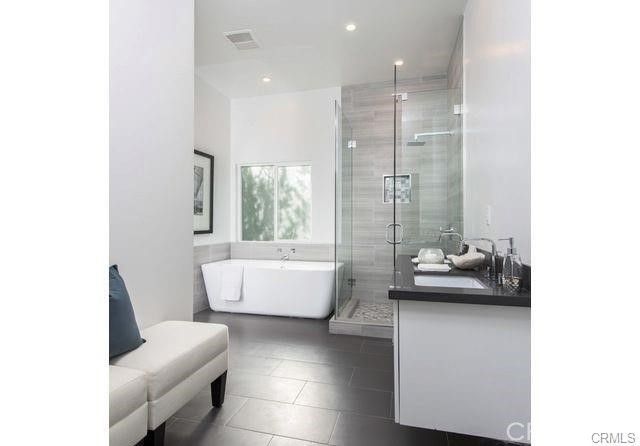 15672 Castlewoods Drive, Sherman Oaks, CA 91403