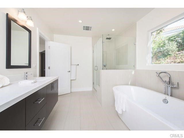 15672 Castlewoods Drive, Sherman Oaks, CA 91403