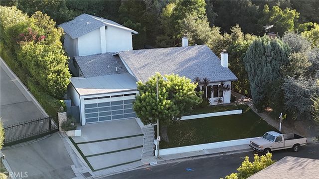 15672 Castlewoods Drive, Sherman Oaks, CA 91403