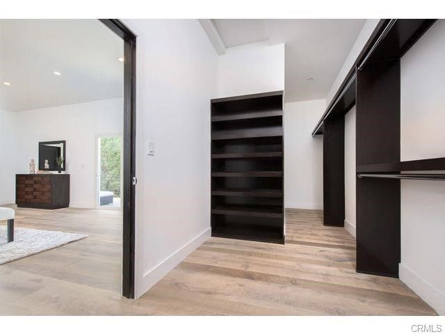 15672 Castlewoods Drive, Sherman Oaks, CA 91403