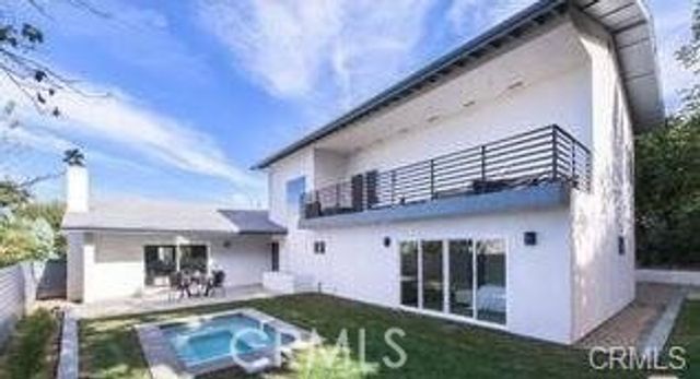 15672 Castlewoods Drive, Sherman Oaks, CA 91403