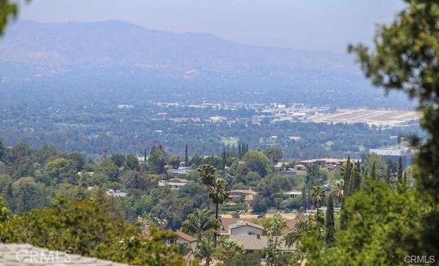 15672 Castlewoods Drive, Sherman Oaks, CA 91403