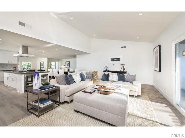 15672 Castlewoods Drive, Sherman Oaks, CA 91403