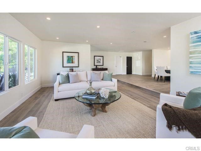 15672 Castlewoods Drive, Sherman Oaks, CA 91403