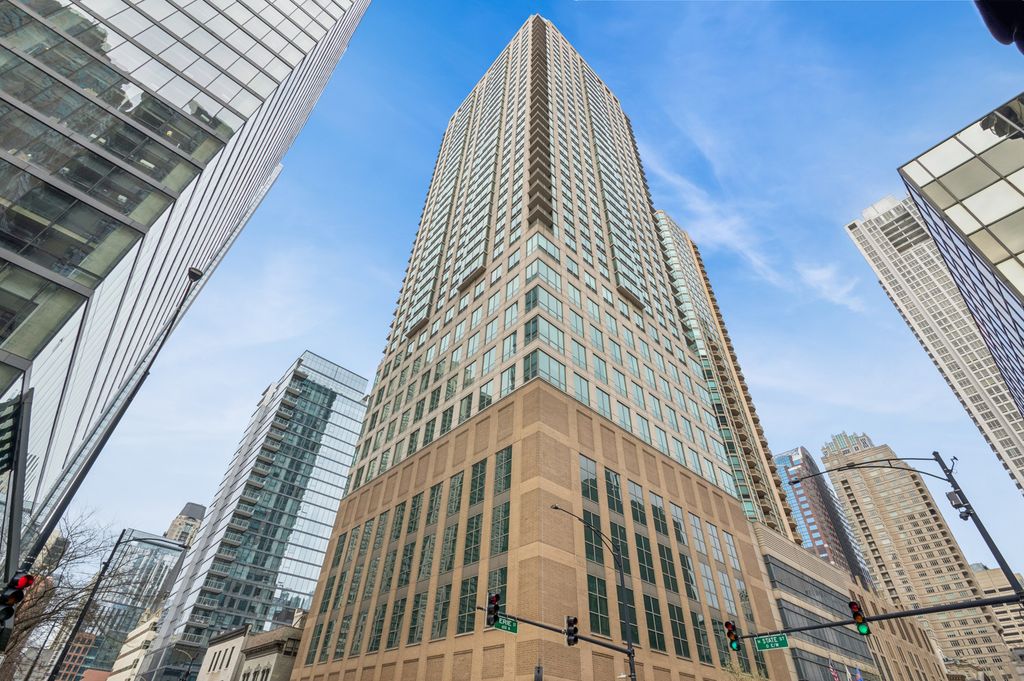 2 E Erie Street 3614, Chicago, IL 60611