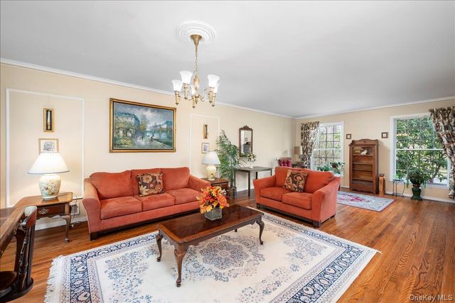 112 Barton Road, White Plains, NY 10605