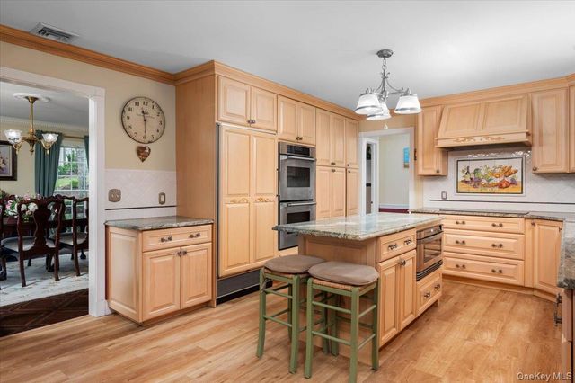 112 Barton Road, White Plains, NY 10605