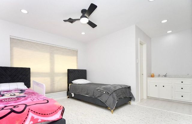 11806 Braesridge Drive, Houston, TX 77071
