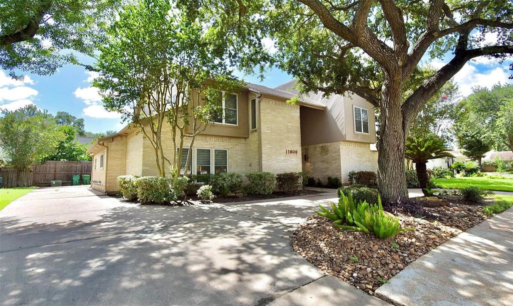 11806 Braesridge Drive, Houston, TX 77071