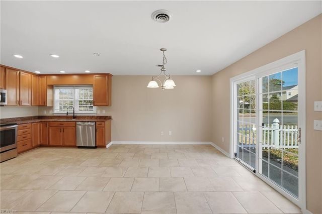 506 Carters Grove CT, Hampton, VA 23663