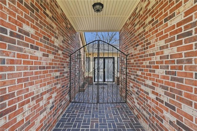 506 Carters Grove CT, Hampton, VA 23663