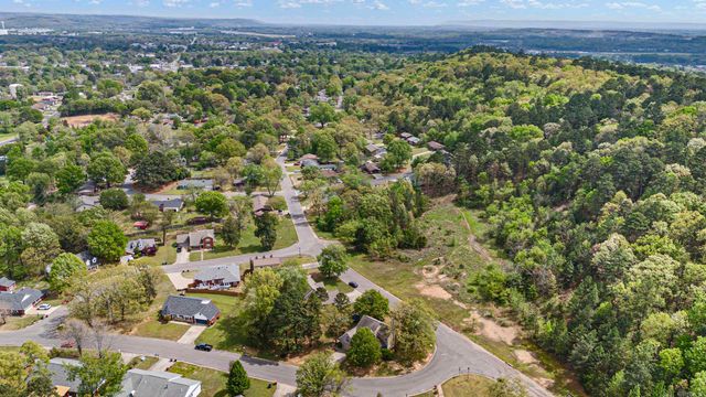 1613 Neptune Street, Russellville, AR 72801