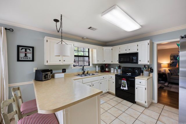 1613 Neptune Street, Russellville, AR 72801