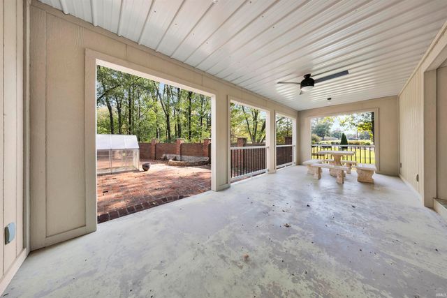 5266 Martin Road, Newburgh, IN 47630