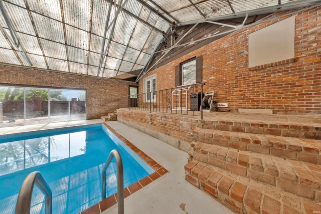 5266 Martin Road, Newburgh, IN 47630