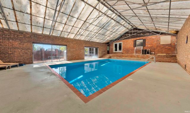 5266 Martin Road, Newburgh, IN 47630