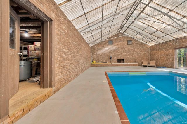 5266 Martin Road, Newburgh, IN 47630