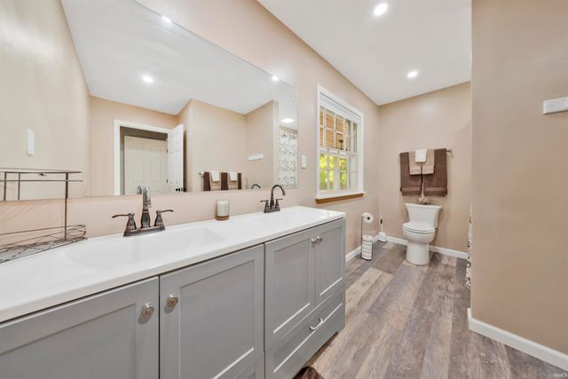 5266 Martin Road, Newburgh, IN 47630