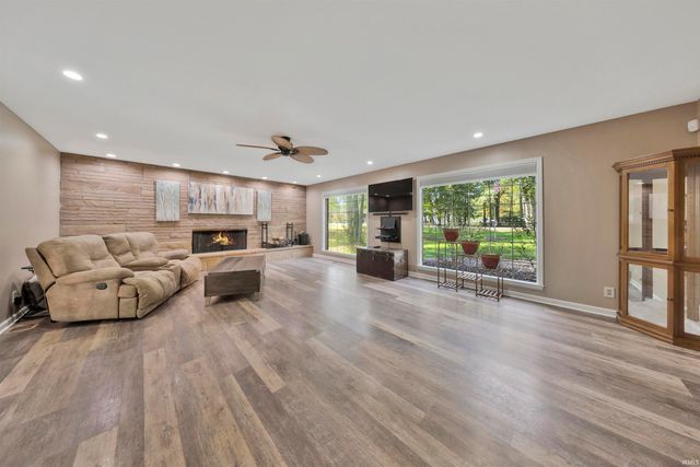 5266 Martin Road, Newburgh, IN 47630