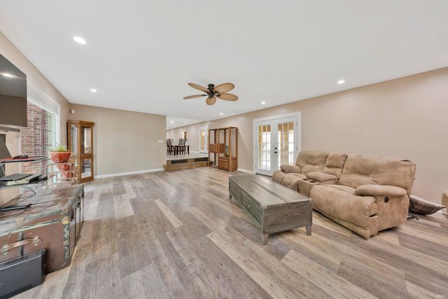 5266 Martin Road, Newburgh, IN 47630