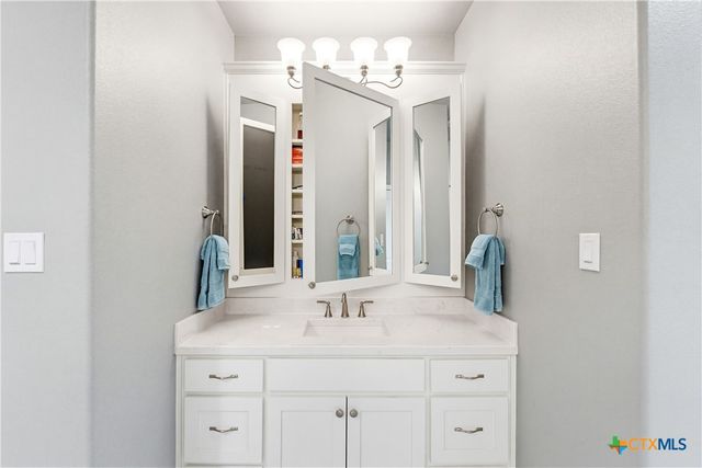 1615 Alta Vista Loop, Temple, TX 76502