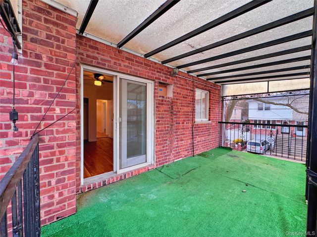 11701 14th Avenue 2F, College Point, NY 11356